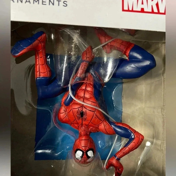 Marvel - Hallmark -  Spider-Man Ornament- BNIB 🕸️🕷️🔴 - Picture 5 of 8